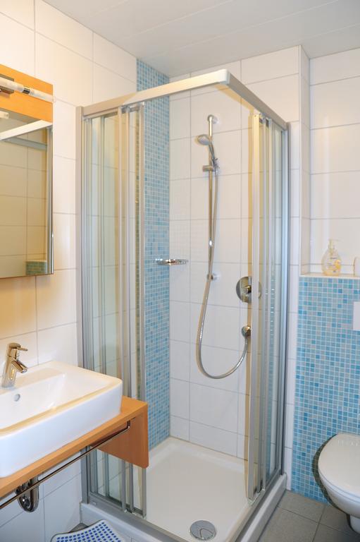 Loewenhof Hotel Krumbach Room photo