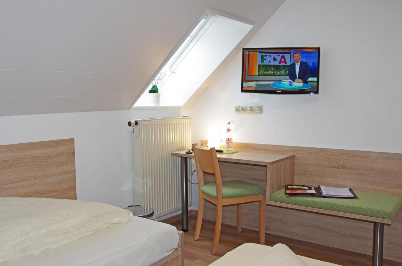 Loewenhof Hotel Krumbach Exterior photo